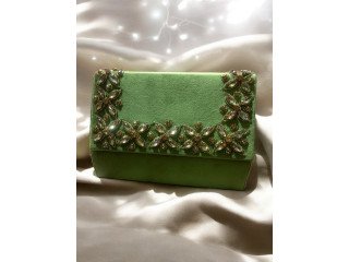 Beautiful Clutches(C-16)